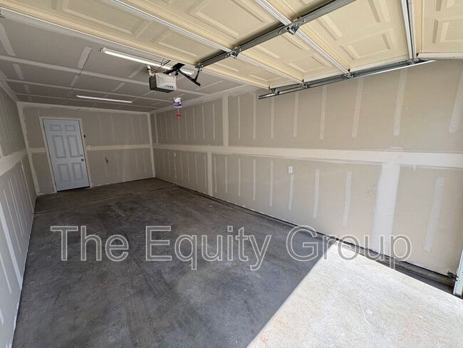 Building Photo - 1469 E Ben Franklin Ave