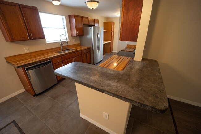 Building Photo - 6498 Brevard St