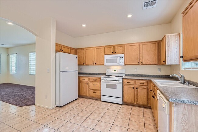 Building Photo - EXQUISITE 3-Bedroom Home - Modern Amenitie...