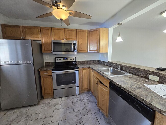 Building Photo - 10600 NW 10th St