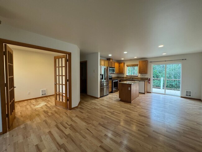 Building Photo - desirable Driftwood Keys daylight rambler....