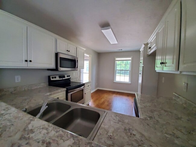 Building Photo - 198 Buckhaven Way