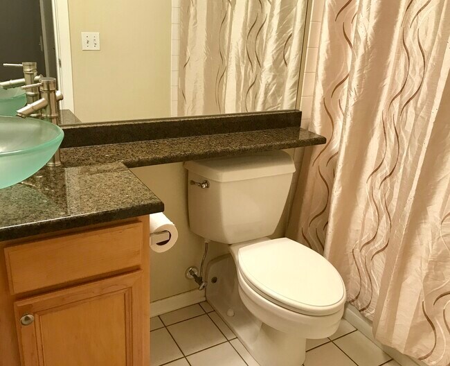 Building Photo - 500 S Clinton St