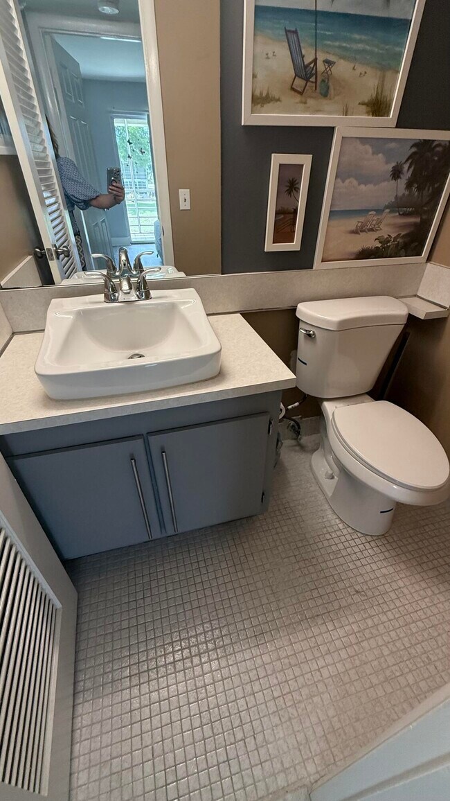 Building Photo - 21 Markham A