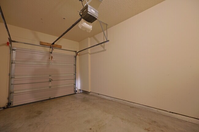 Garage - 220 Azalea Cir