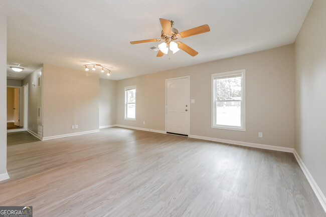 Building Photo - 52 Andover Dr