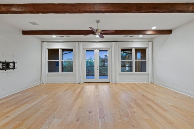 Building Photo - 2217 Seabiscuit Cv