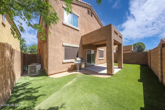 Building Photo - 8754 N Mugho Pine Trail