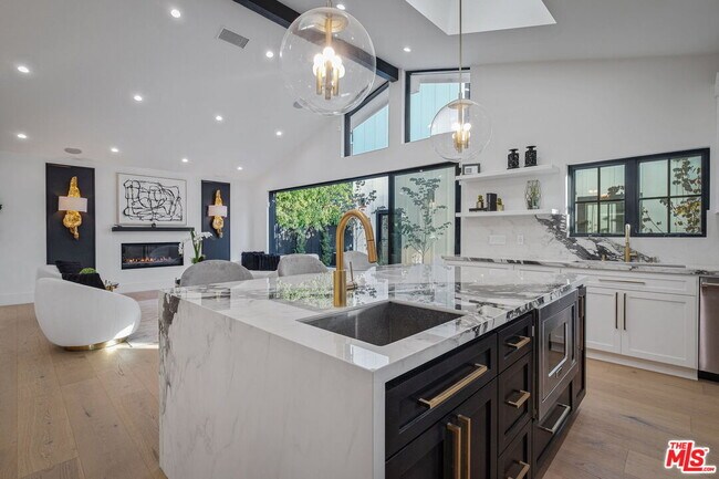 Building Photo - 12672 Stanwood Dr