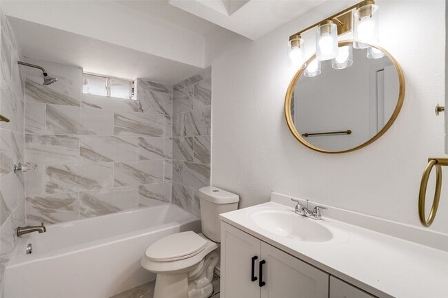 Building Photo - 15825 El Estado Dr