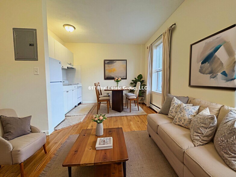 Primary Photo - 172 N Beacon St