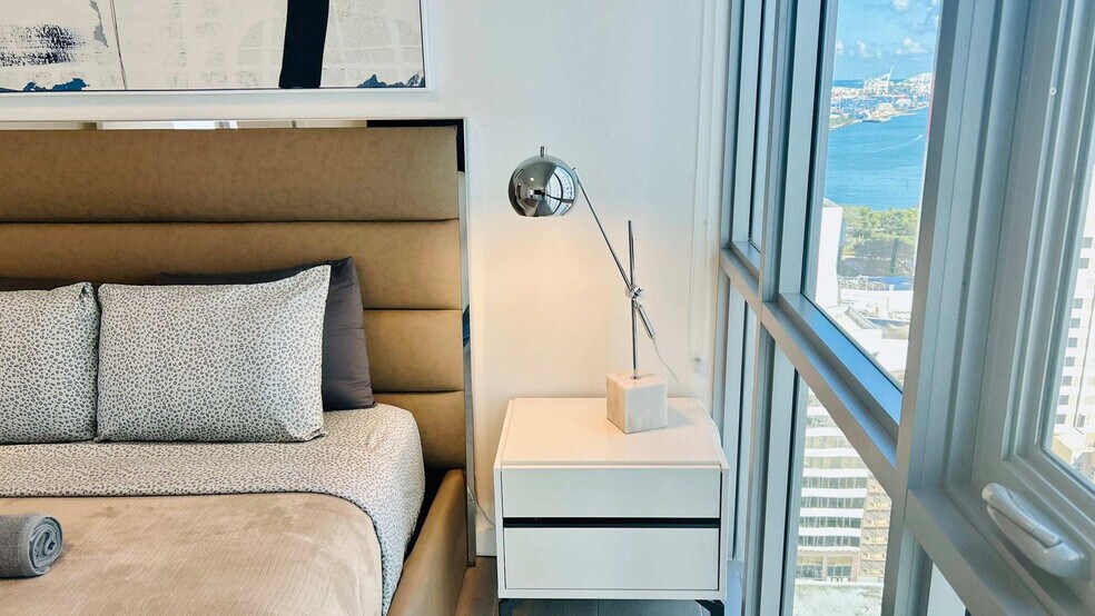 Building Photo - 227 NE 2nd St