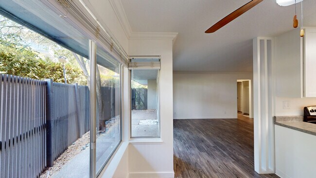 Building Photo - 823 Las Gallinas Ave