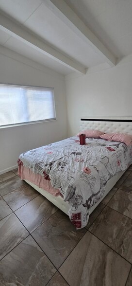 Building Photo - 44034 Carolside Ave