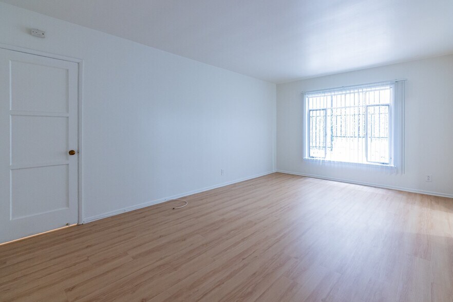 Building Photo - 729 Gayley Ave