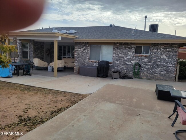 Building Photo - 4365 Loma De Oro Dr