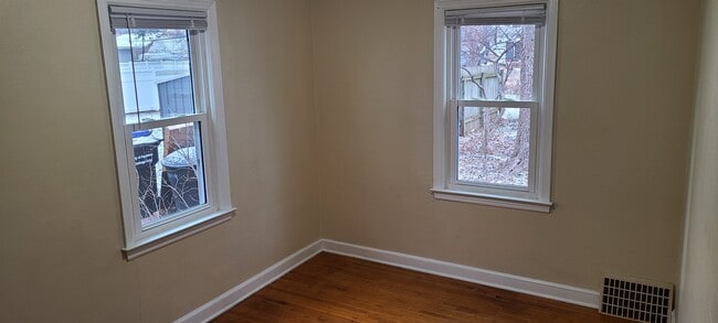 Bedroom 2 - 724 E Circle St
