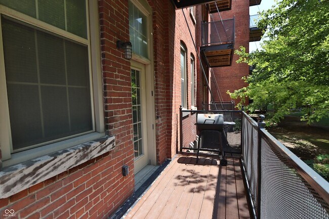 Building Photo - 55 S Harding St