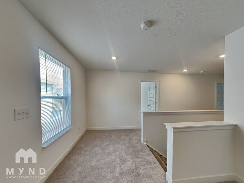 Building Photo - 16935 Sandhurst Pl