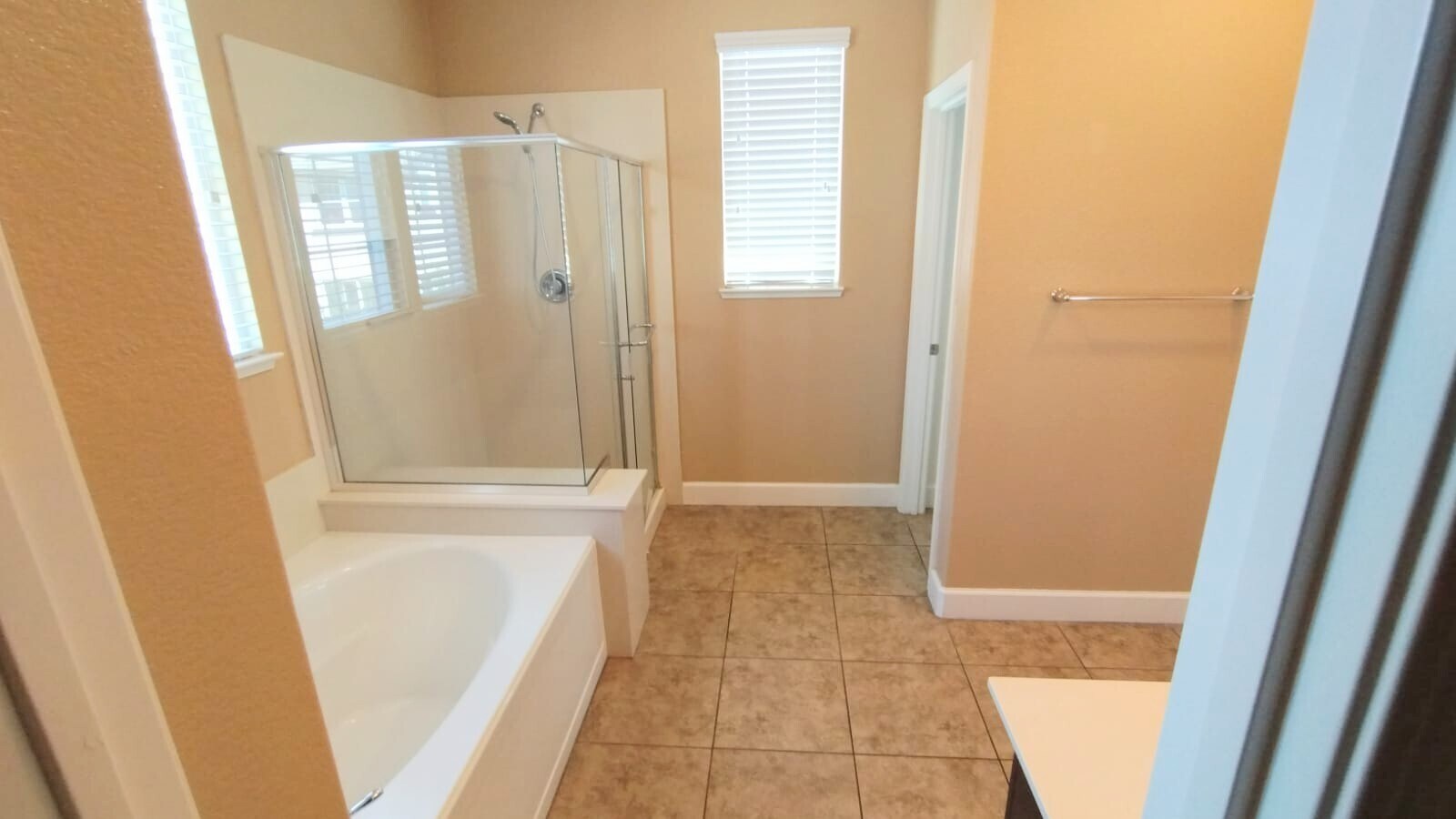 Building Photo - 880 Willow Bridge Dr
