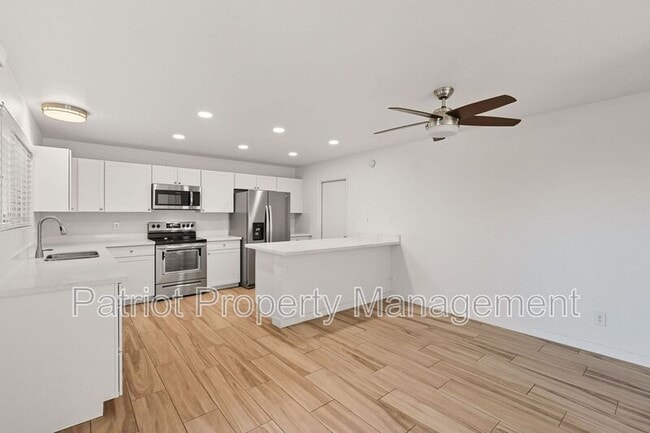 Building Photo - 821 N 87th Pl