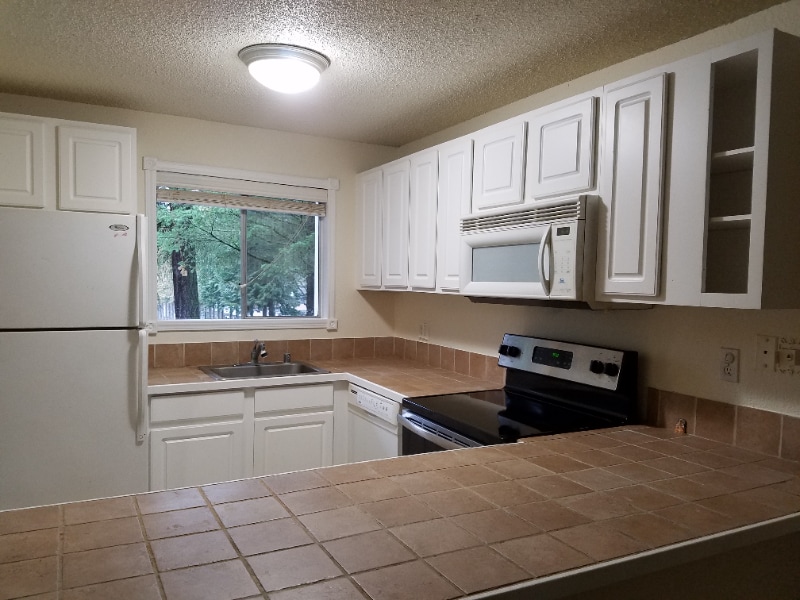 Building Photo - 14527 NE 40th St