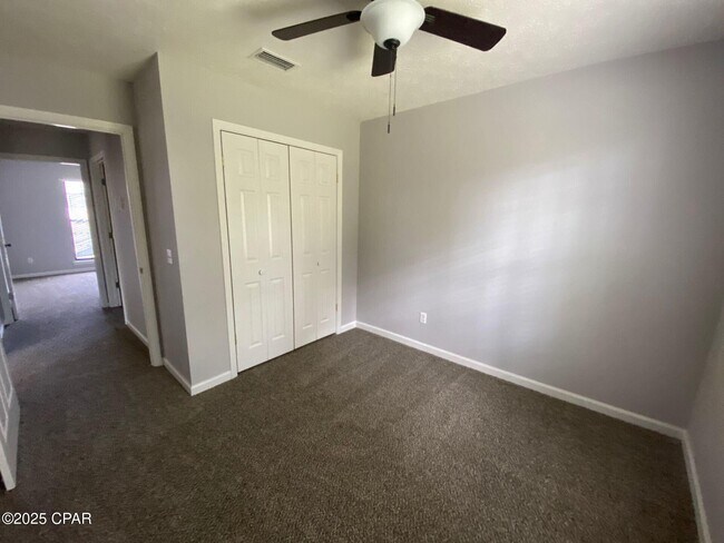 Building Photo - 2315 Oakwood St