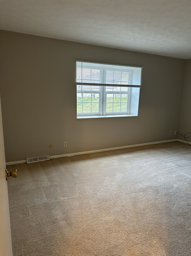 BEDROOM - 1319 Sandlewood Oval