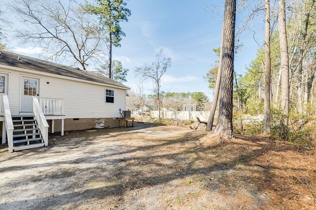 Building Photo - 803 Ash St Ext