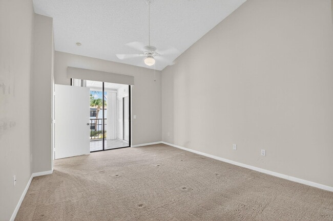 Building Photo - 5136 Floria Dr