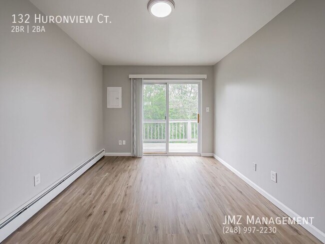Building Photo - 132 Huronview Ct