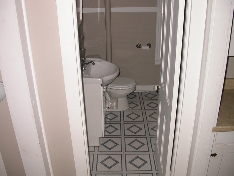 Building Photo - 110 Stone St