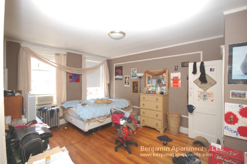 Building Photo - 5 Vinal St