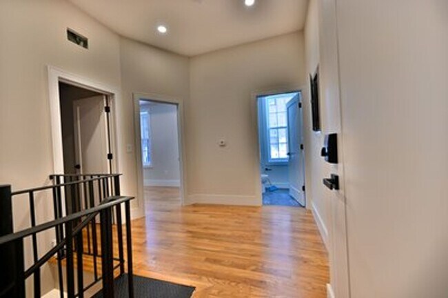 Building Photo - New Construction Bay Village 2 Bed on Winchester St for March 1st