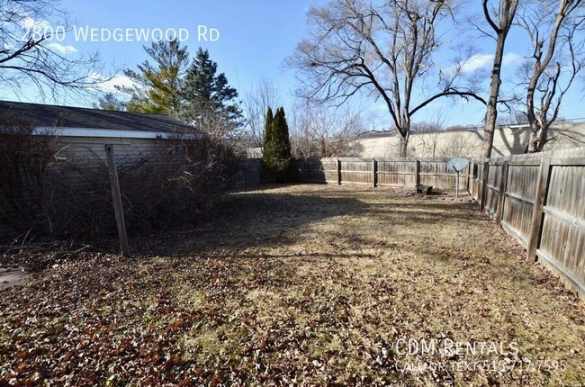 Building Photo - Lovely Des Moines Ranch