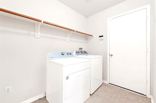Building Photo - 8518 Windy Thicket Ln