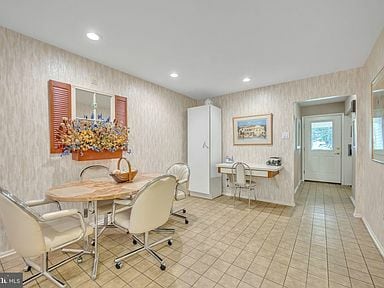 Building Photo - 1131 Haral Pl