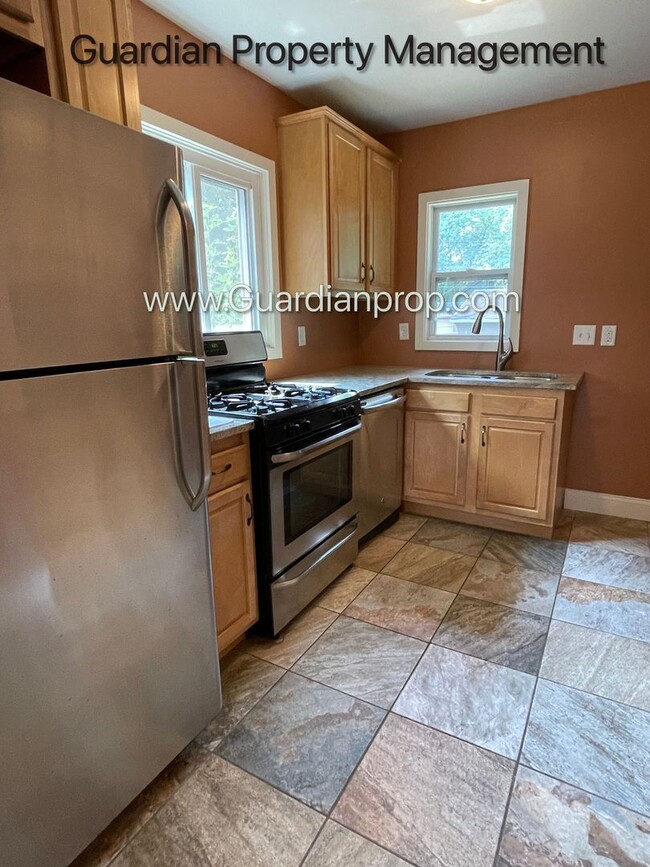Building Photo - South Minneapolis Single Family Home, Fenc...