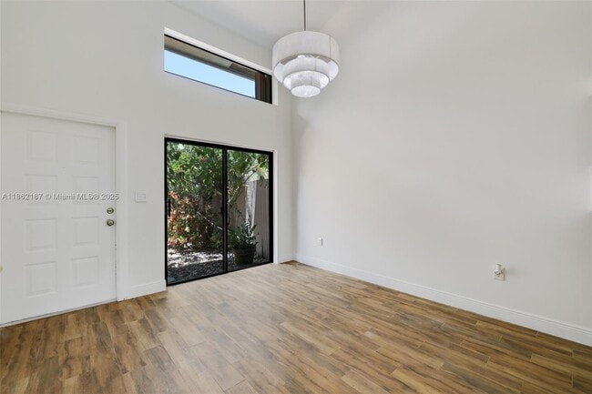 Primary Photo - 10516 SW 112th Ave
