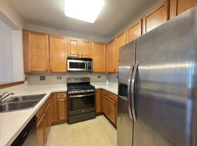 Building Photo - 2460 Georgetown Cir
