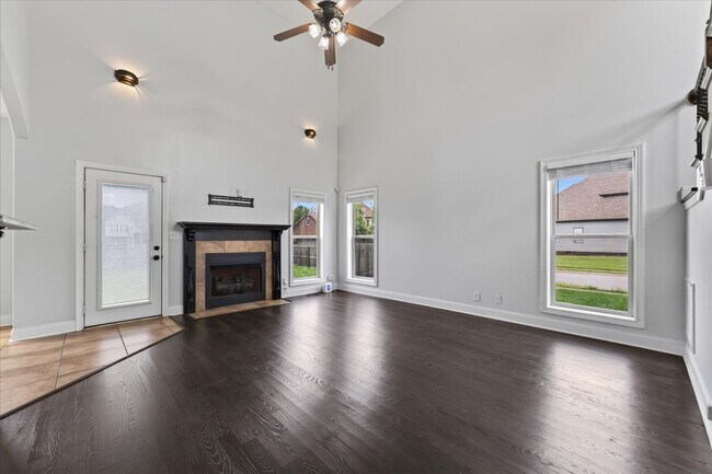 Building Photo - 3710 Windhaven Ct
