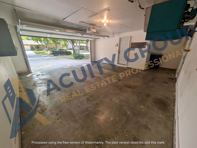 Building Photo - Elm Creek Park adjacent Large 2+BR House For Rent