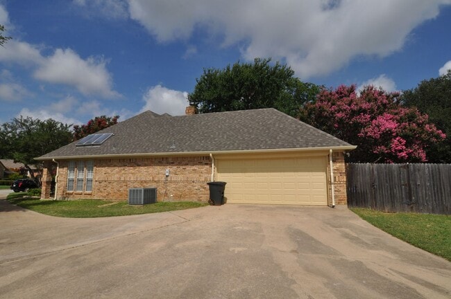 Building Photo - Great 4-2.5-2 in Colleyville, GCISD!