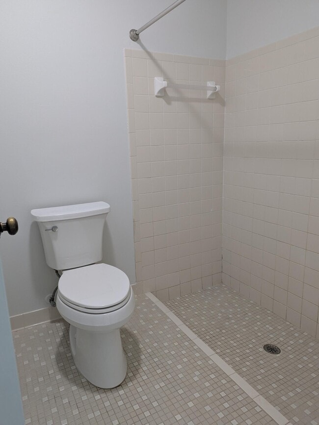 Building Photo - 104 Moccasin Trail S