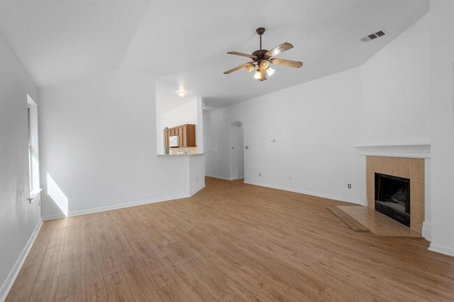 Building Photo - 114 Gainer Dr