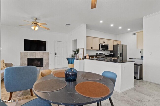 Building Photo - 7009 E Acoma Dr