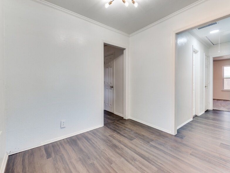 Building Photo - 1926 Chiesa Rd