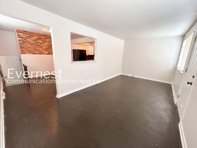 Building Photo - 2 Bed, 1 Bath Home in Saint Louis / Pet-Friendly / Vouchers Accepted / Available Now!
