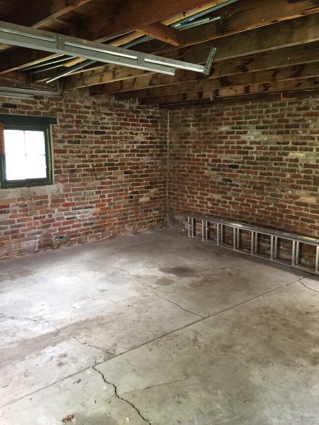 Building Photo - Ranch House for Rent