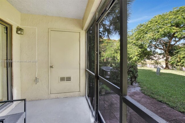 Building Photo - 484 Westree Ln